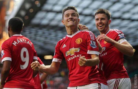 通过采用智 通过采用智